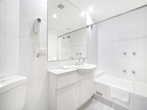 Three-Bedroom Deluxe Apartment with Terrace