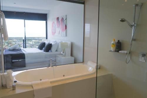 Luxury One-Bedroom Apartment with River Views 