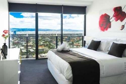 Luxury One-Bedroom Apartment with River Views 