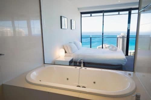 Luxury One-Bedroom Apartment with Ocean Views 