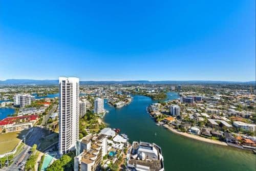 Luxury One-Bedroom Apartment with River Views 
