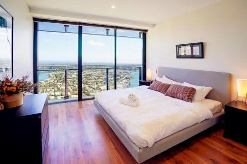 Luxury One-Bedroom Apartment with River Views 