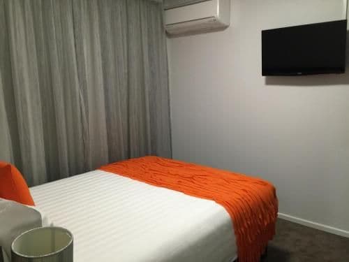 Two-Bedroom Apartment with 2 Bathrooms