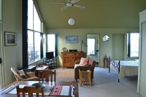 Cottage with Sea View - Island Cottage