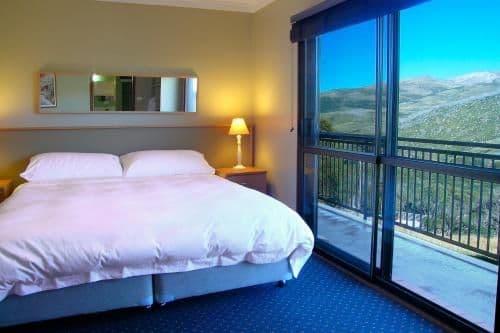 King Room with Balcony and Mountain View 