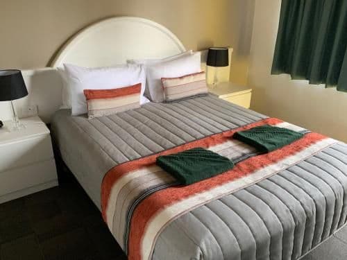 Deluxe Queen Room