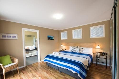 Three-Bedroom Cottage - Salt Box