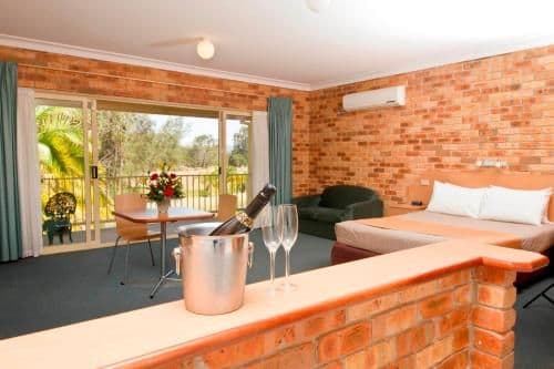 Executive Queen Room with Spa Bath