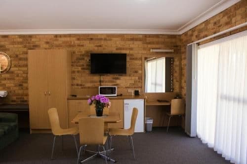 Executive Queen Room with Spa Bath