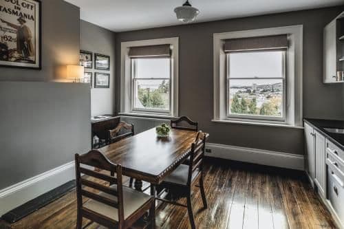 Two-Bedroom Apartment with Sea View - Old Housekeepers