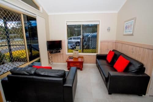 Deluxe Two-Bedroom Bungalow (5 Guests)