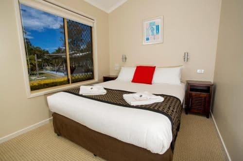 Deluxe Two-Bedroom Bungalow (5 Guests)