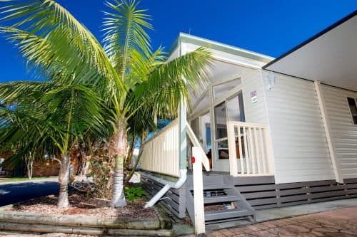 Deluxe Two-Bedroom Cabin (5 Adults)