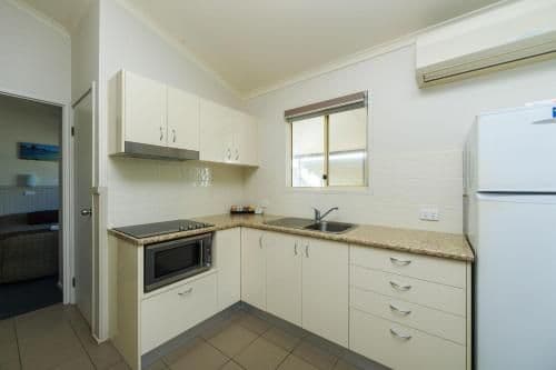 Deluxe Two-Bedroom Cabin (5 Adults)
