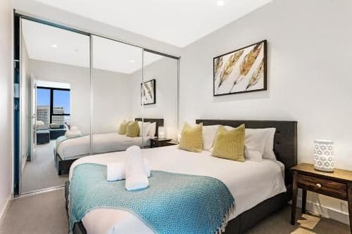 One-Bedroom Apartment with Balcony - Top Floor