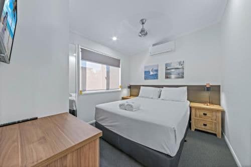Deluxe 2 Bedroom Cabin