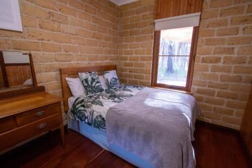 Two-Bedroom Cottage - Cowrie