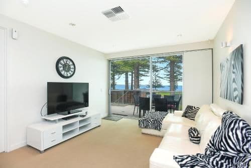Apartment with Sea View - Breeze 10