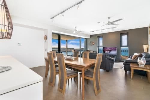 Three-Bedroom Apartment - Neptuna