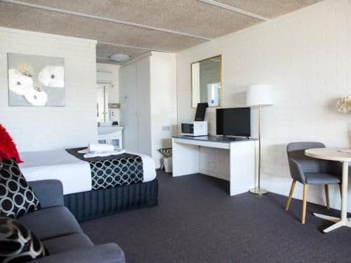 Deluxe Queen Room