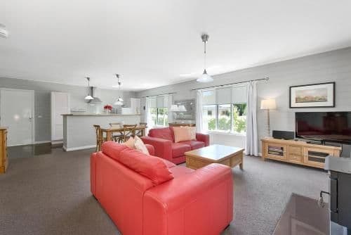 Two-Bedroom Cottage - Peppercorn (Children Welcomed) 