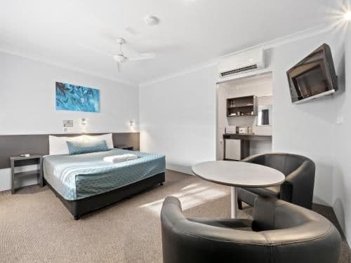 Deluxe Queen Room