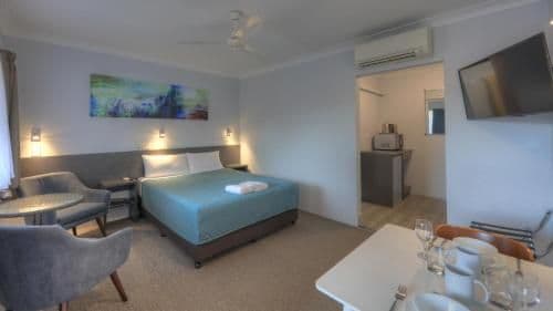 Deluxe Queen Room