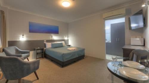 Deluxe Queen Room