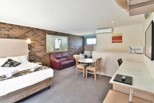 Executive Queen Room with Kitchenette - Not Pet Friendly