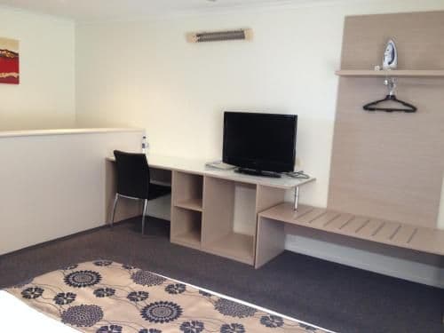 Executive Queen Room with Kitchenette - Not Pet Friendly