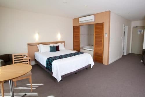Suite with Spa Bath