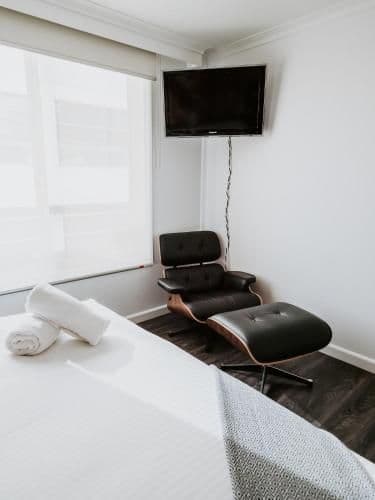 Deluxe One Bedroom Apartment