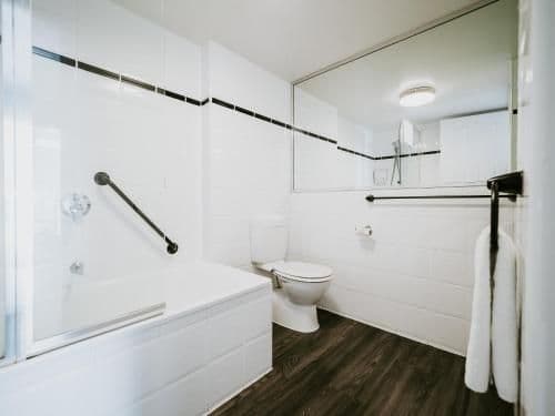 Deluxe One Bedroom Apartment