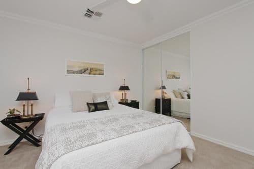 Apartment with Lake View