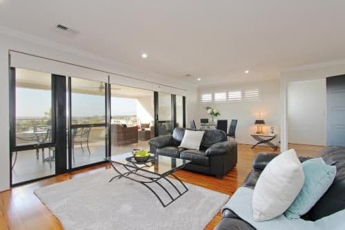 Apartment with Lake View