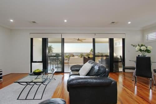 Apartment with Lake View