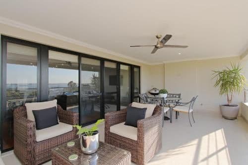 Apartment with Lake View
