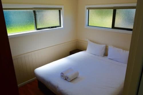 Deluxe Family Two-Bedroom Cabin with Private Bathroom