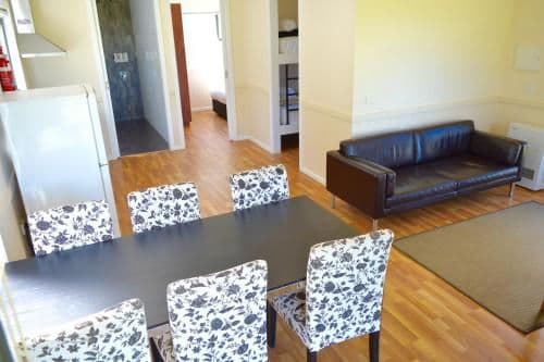 Deluxe Family Two-Bedroom Cabin with Private Bathroom