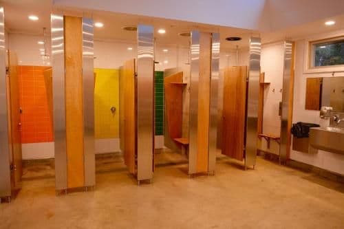Private Dormitory Room - Shared Bathroom (No linen supplied)