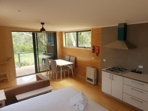 Eco Cabins-Full Solar with Private Bathroom