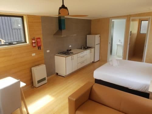 Eco Cabins-Full Solar with Private Bathroom