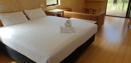 Eco Cabins-Full Solar with Private Bathroom