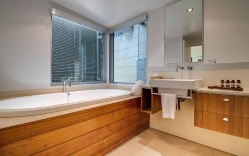 Three-Bedroom Spa Rainforest View