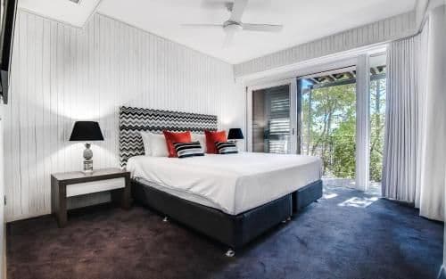Three-Bedroom Spa Ocean/Hinterland View