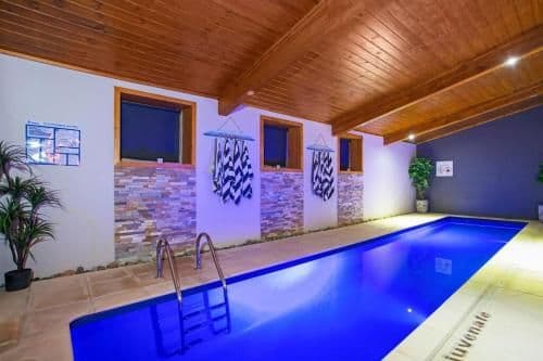 Luxury Three-Bedroom Villa with Spa Bath