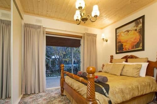 Heritage Three-Bedroom Villa with Spa Bath