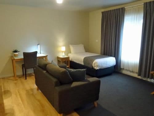 Superior One-Bedroom Apartment