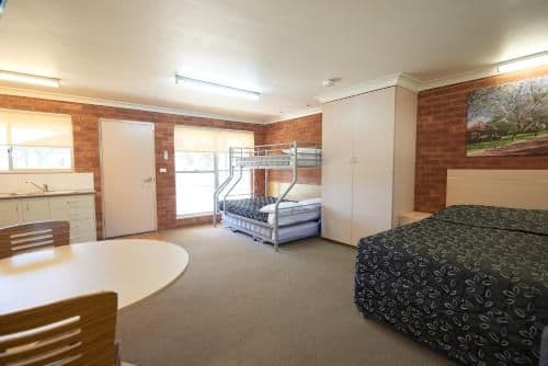 Motel Unit 5 Pax