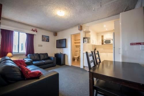 One-Bedroom Apartment with Private Bathroom